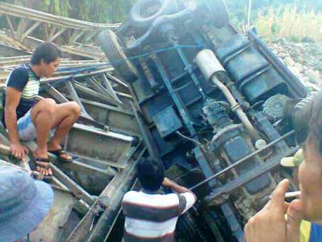 Fuso Terjun, 6 Orang Nyaris Tewas