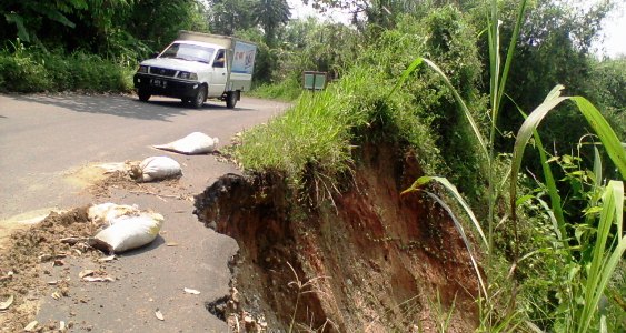 20 Titik Longsor Ancam Pemudik