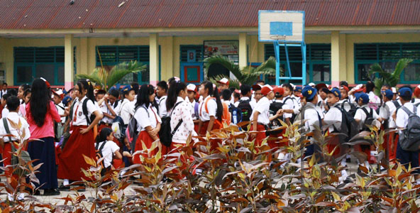 SMP 1 PUT Dibanjiri  Anak Merah Putih