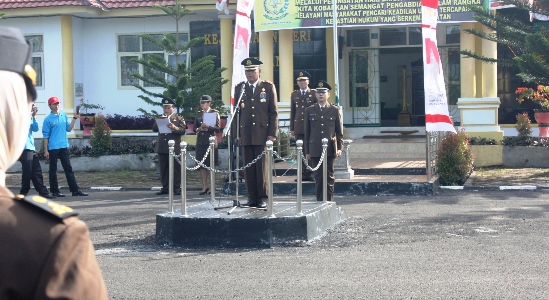 Masjid Agung Diusul di Taman Santoso