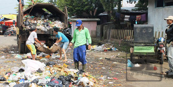 Tumpukan Sampah Menggunung