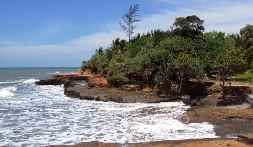 Pantai Sungai Suci Abrasi, Butuh Penahan Gelombang