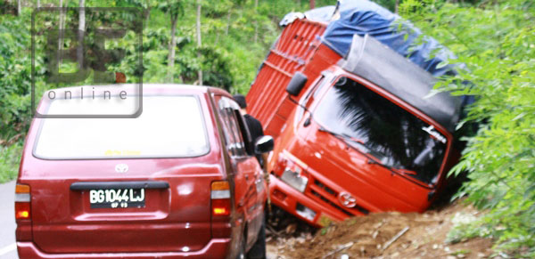 Mobil Sayur Terprosok