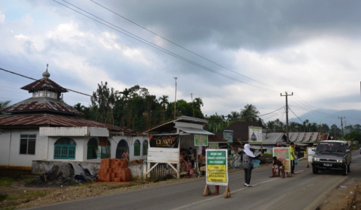 Hadang Jalan, Minta Sumbangan Masjid