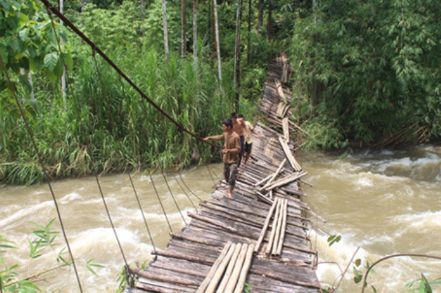 Jembatan Ambruk, Ancam Nyawa