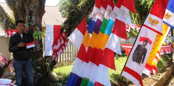 Bendera Mulai Marak Dijual