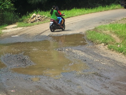 Jalan Seperti Kubangan