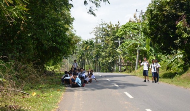 Pelajar Cemburu Tak Dilayani Bus Sekolah