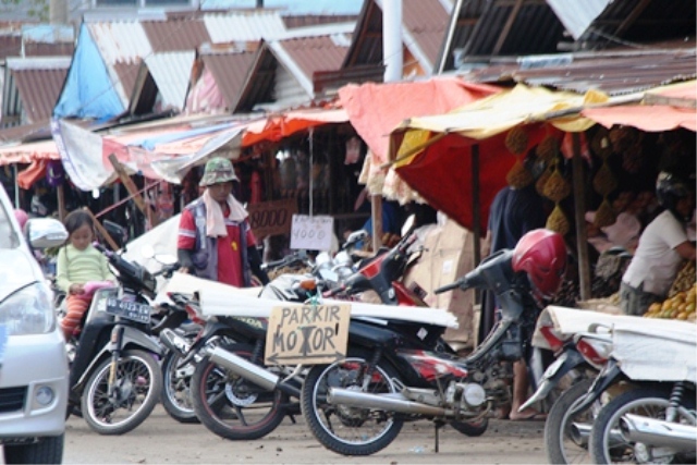 Parkir Pasar Semrawut