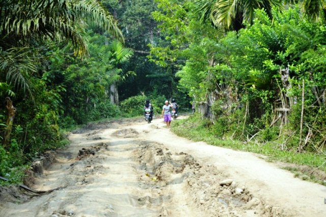 Jalan Seperti Kubangan