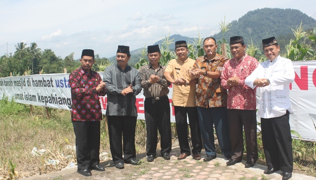 Camat Selesaikan Polemik Masjid-SPPN