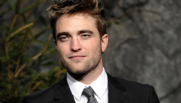 FKA Twigs Kepergok Digandeng Mesra Rob Pattinson