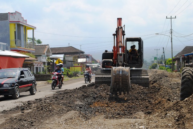 Bangun Jalan, PU Dinilai Pilih Kasih