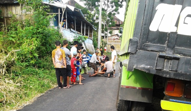 Dikeroyok, Tercebur ke Danau, Sopir Nyaris Tewas