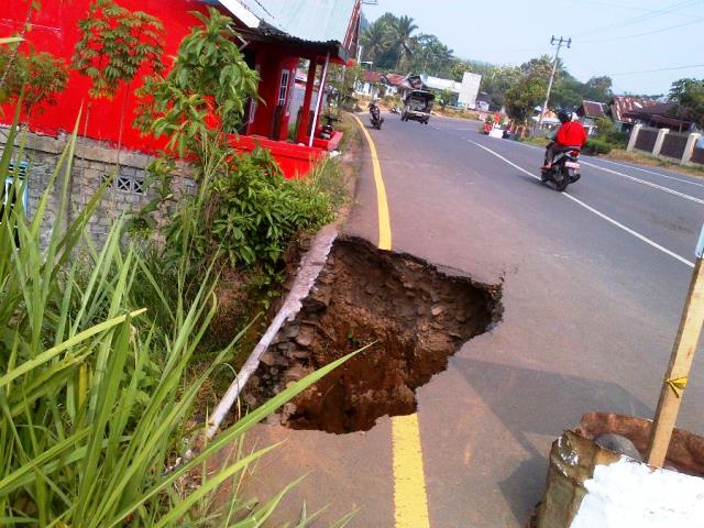 Jalan Dusun Kepahiang Butuh Perhatian