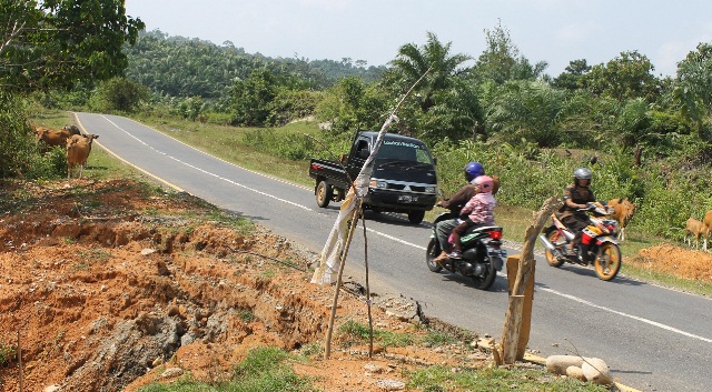 Jalan Negara Kembali Longsor