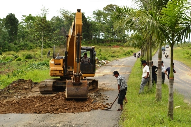 Jalan Kantor Bupati Mulai Hotmix