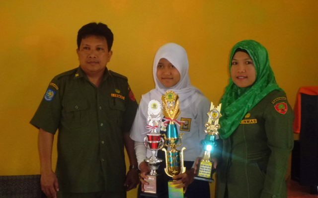 Siswi SMPN 3 SK Juara Karate