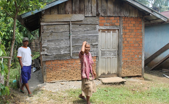 Puluhan Rumah Warga BS Memprihatinkan