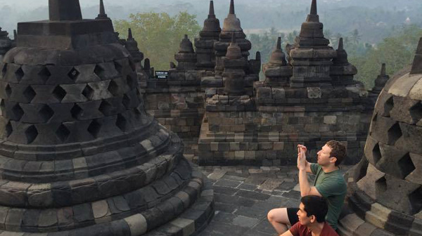 Facebook Mark Zuckerberg Jadi Ajang Promosi Wisata Indonesia