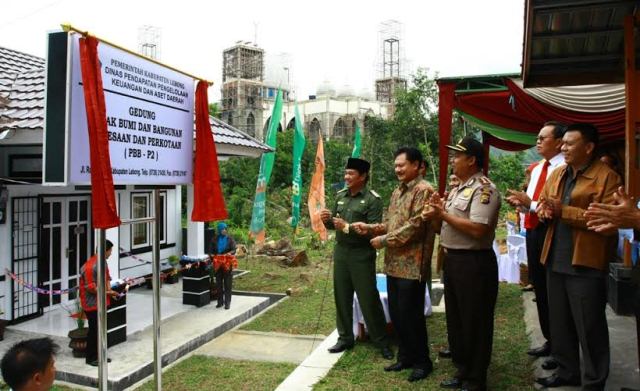 Tunggakan PBB  Capai Rp 806 juta.