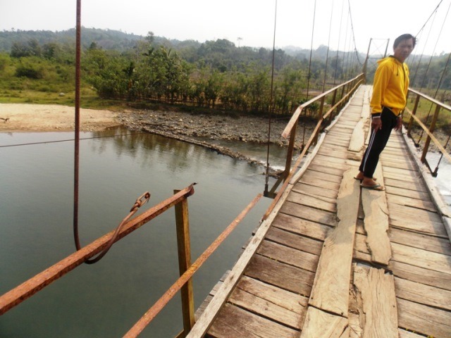 Jembatan Rusak Dibiarkan