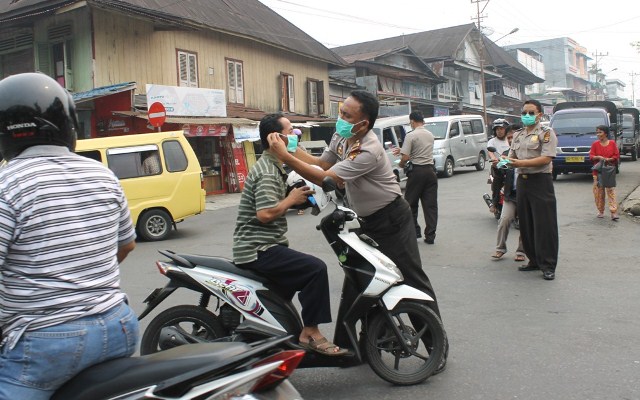 Ribuan Masker  Dibagikan Gratis