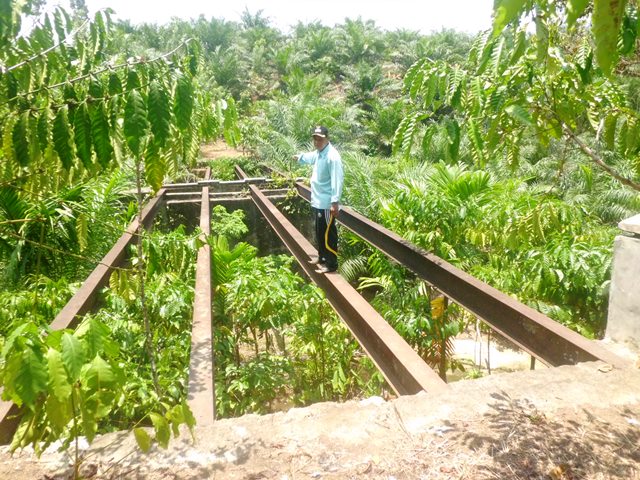 Jembatan Tanjung Heran Rusak