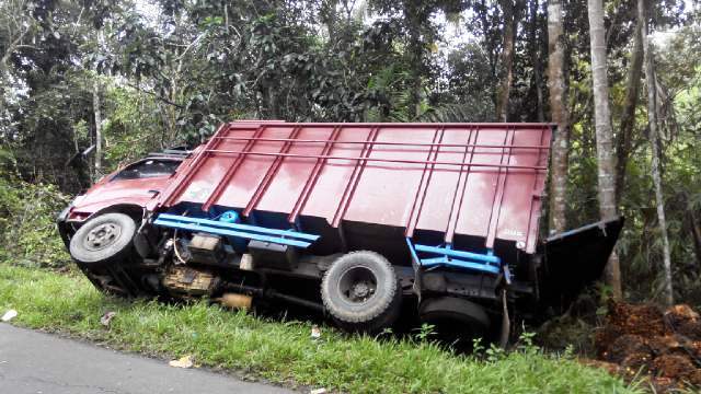 Over Muatan, Truk PT Bio Terbalik