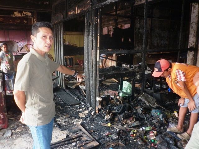 Korban Kebakaran Barukoto Masih Shock, Pakaian Baru Dibeli Ludes Dilalap Api