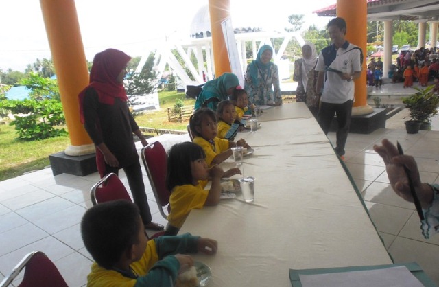 Sekda Ajak Anak Gemar Makan Ikan