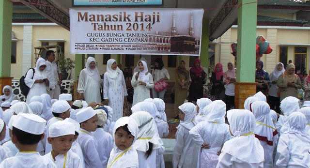 Ratusan Murid Paudni Manasik Haji