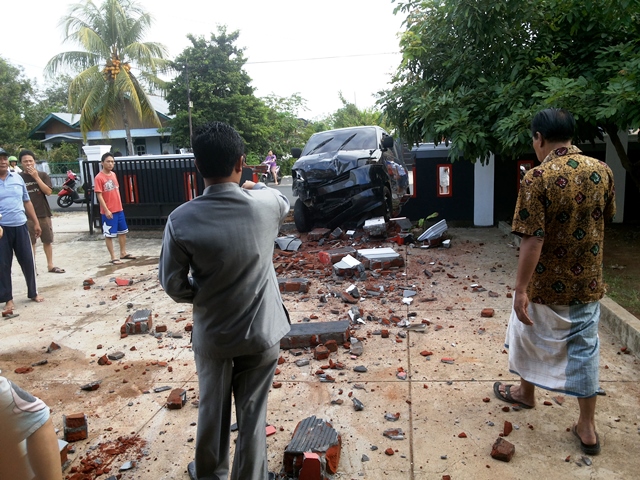 Mobnas Kemenag Hantam Pagar Dosen