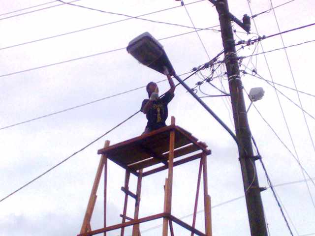 Distamben Pasang 25 Titik Lampu Jalan