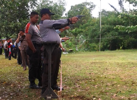 Mau Pakai Senpi, Polisi Ikut Tes Menembak