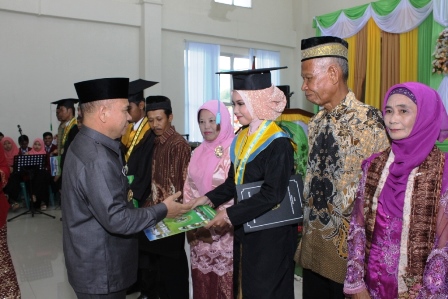 Sarjana Jangan Berharap PNS