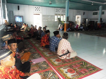 Insentif  Pengurus Masjid dan  Guru Ngaji  Cair