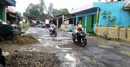 Jalan Penuh Kubangan