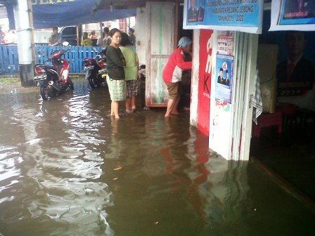 Puluhan Rumah Terendam