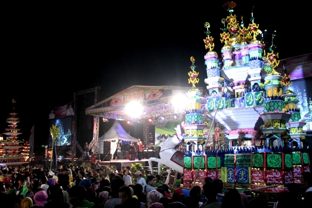 Ribuan Masyarakat Saksikan Penutupan Festival Tabot Bengkulu