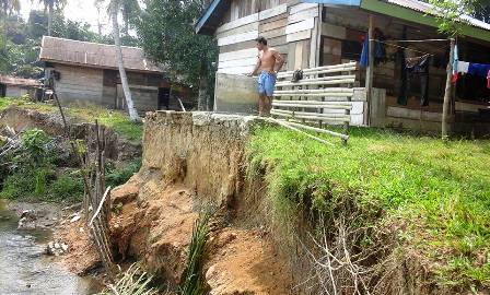 42 Rumah Terancam,  Perlu Dipasang Bronjong