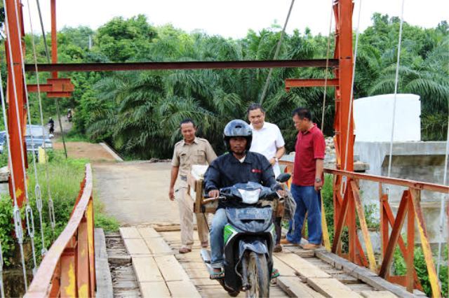 Jembatan Air Aur Rp 6 M