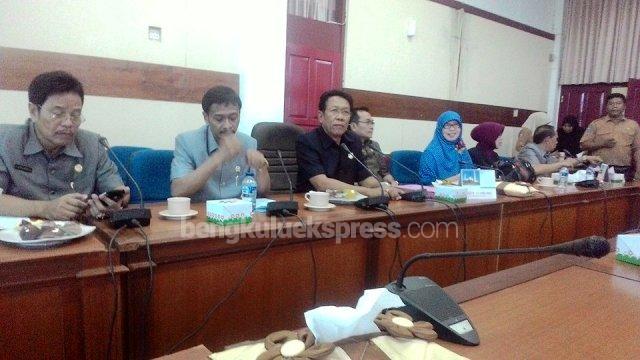 Soal Penetapan Gubernur Terpilih, Ketua DPRD Instruksikan Sekwan Studi Banding