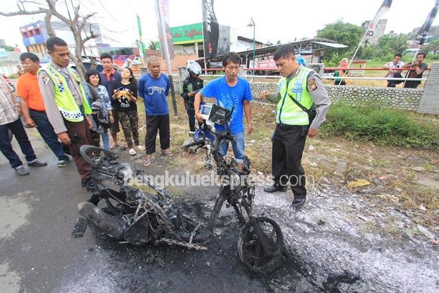 Terbakar,  Vario Tinggal Rangka