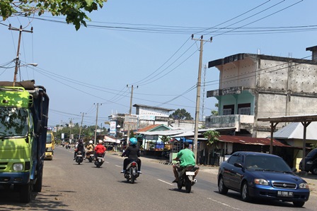 Tak Pakai Helm, Motor Ditahan