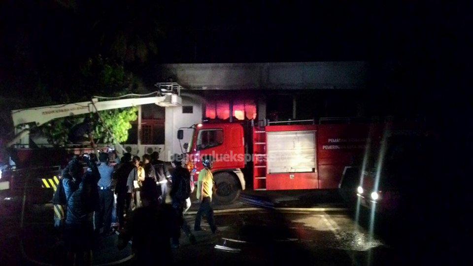Kebakaran Gedung Dewan, Polda Bengkulu Datangkan Tim Labfor dari Palembang