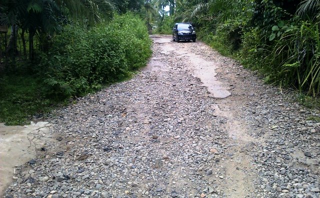 106 Km Jalan Provinsi Rusak