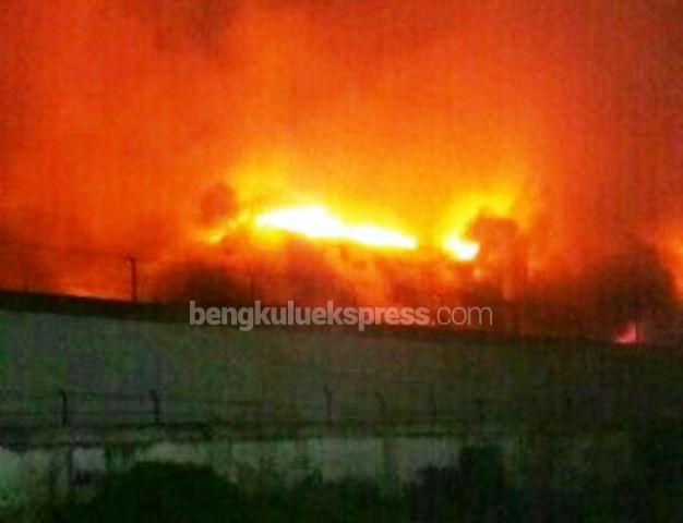 BREAKING NEWS: Rutan Malabero Bengkulu Terbakar