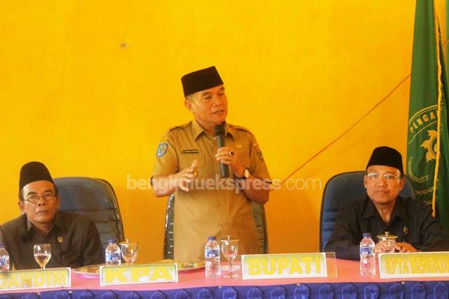 Kades dan Camat Harus Jadi Pelayan Masyarakat