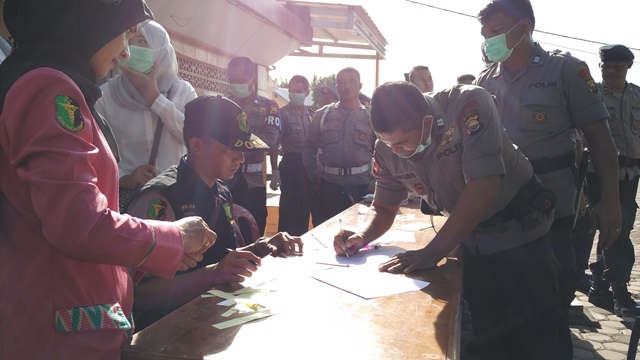 Giliran Brimob Polda Bengkulu Tes Urine